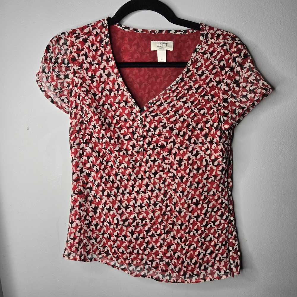 LOFT Petites Red Abstract Print V-Neck Blouse Short Sleeve Size 2P